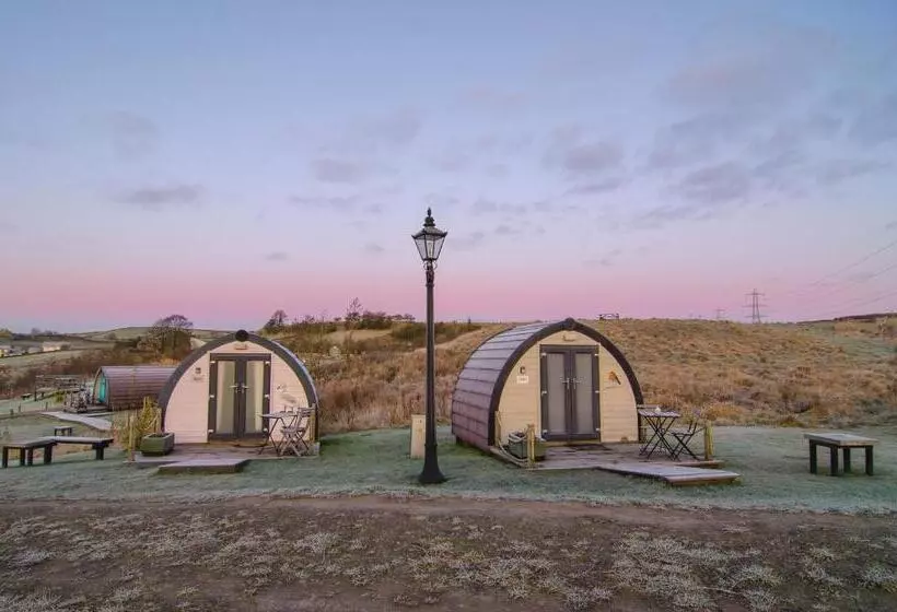 Basic-huone, Rossendale Holiday Cottages & Spa