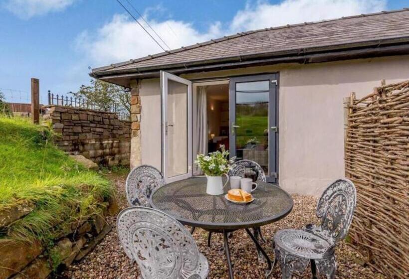 Дом 2 Спальни, Rossendale Holiday Cottages & Spa