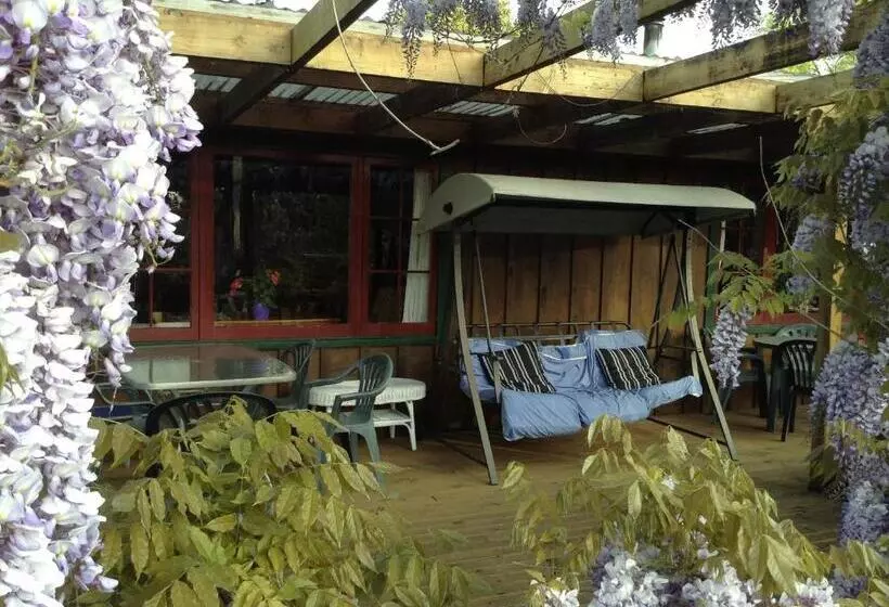 اتاق استاندارد با سرویس بهداشتی مشترک, Relax A Lodge