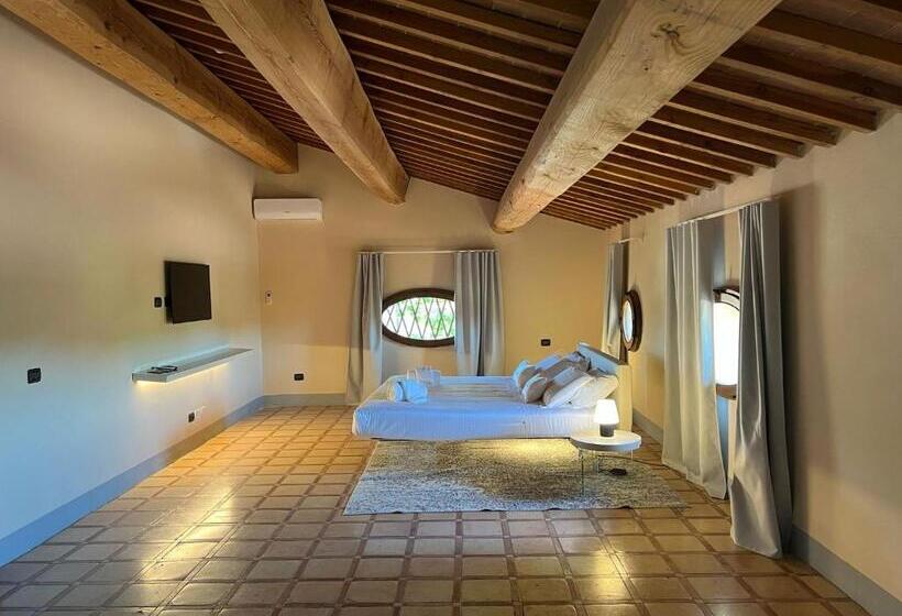 جناح ديلوكس, Il Castello Di San Ruffino