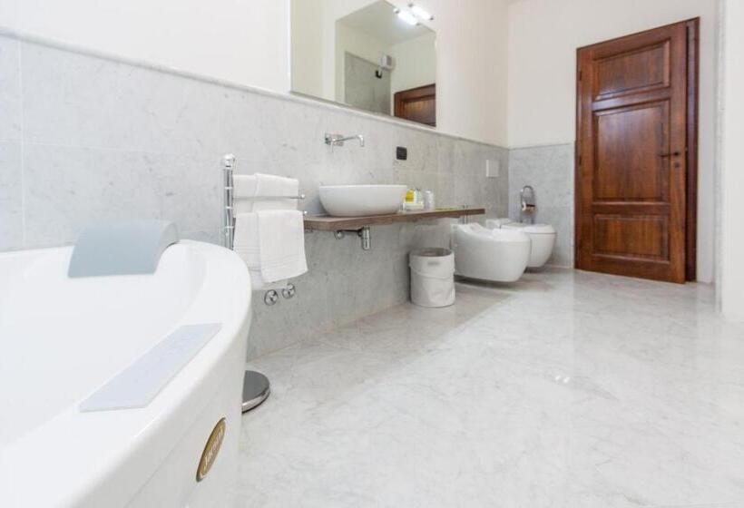 جناح جونيور داخلى, Il Castello Di San Ruffino