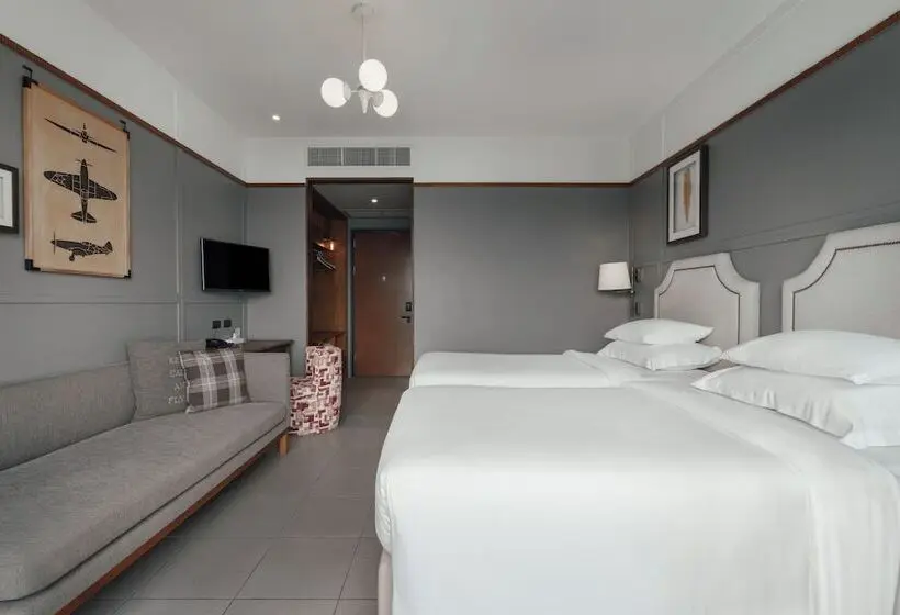 اتاق لوکس با چشم‌انداز استخر, Sugar Marina Hotel  Aviator  Phuket Airport