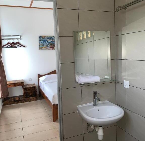 스위트, Hujung Kampung