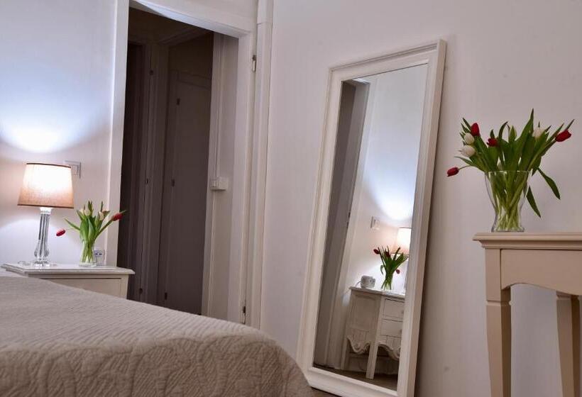 Deluxe Room, Palazzetto Barnaba