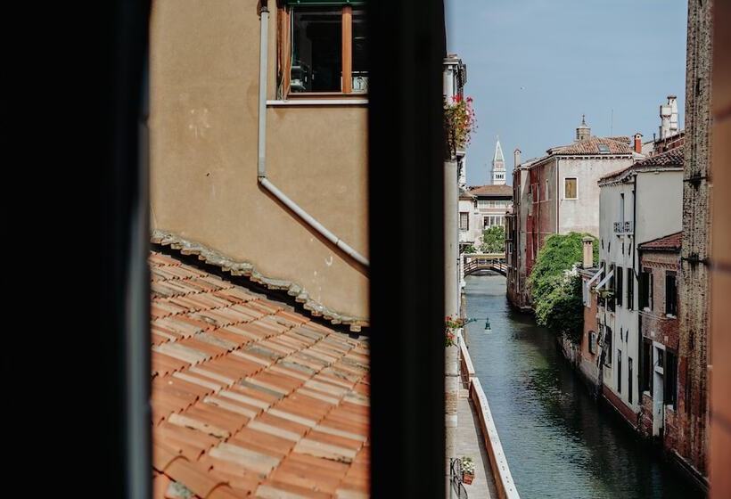 Deluxe Room, Palazzetto Barnaba
