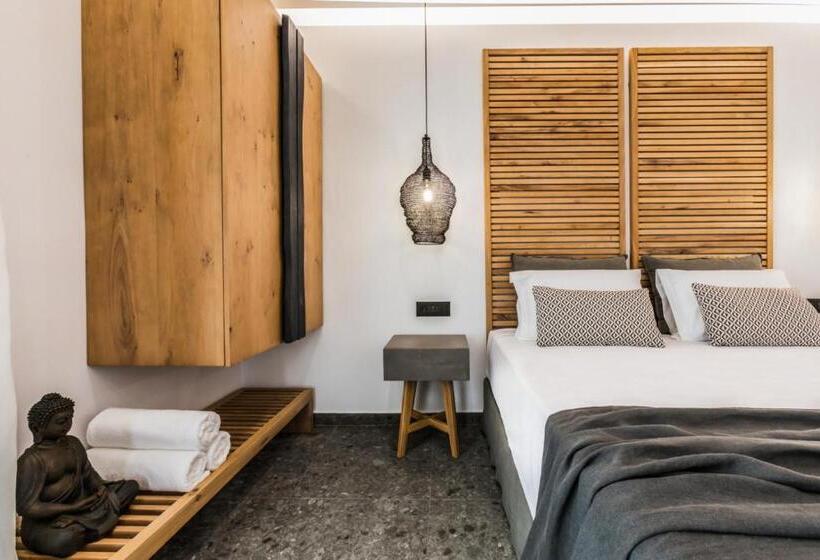 جناح ديلوكس, Naxian Secret