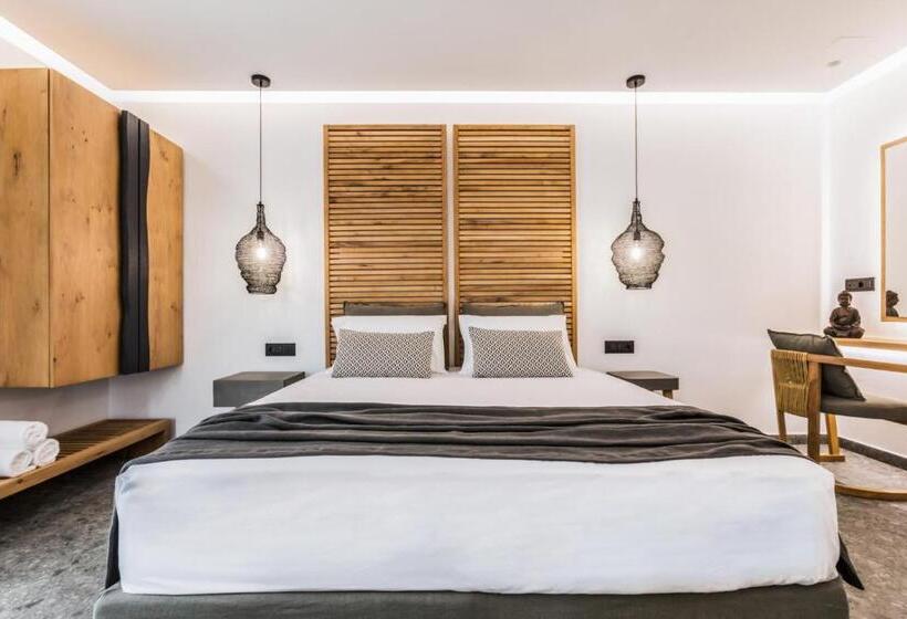 جناح ديلوكس, Naxian Secret