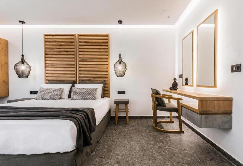 جناح جونيور, Naxian Secret