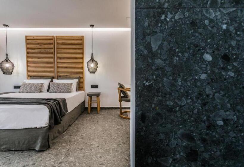 جناح جونيور, Naxian Secret