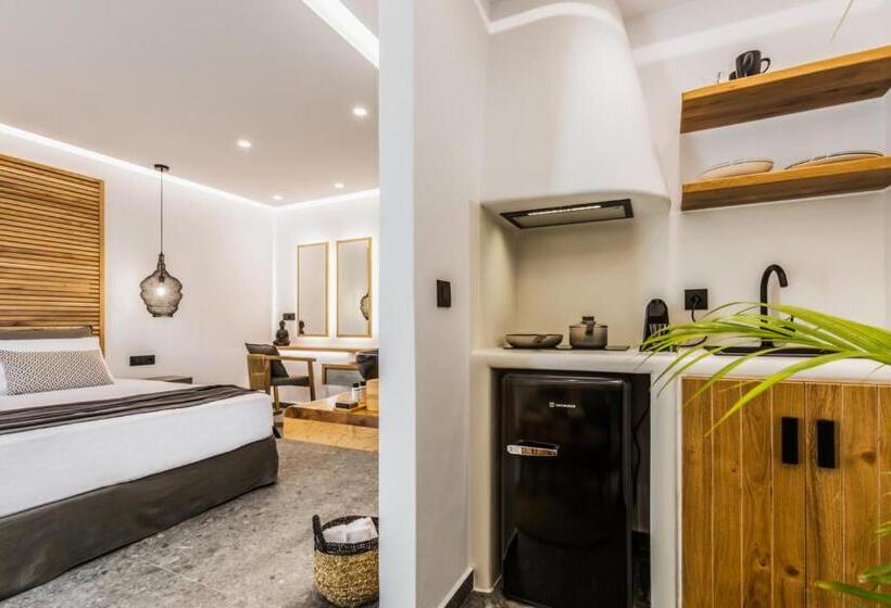 جناح جونيور, Naxian Secret