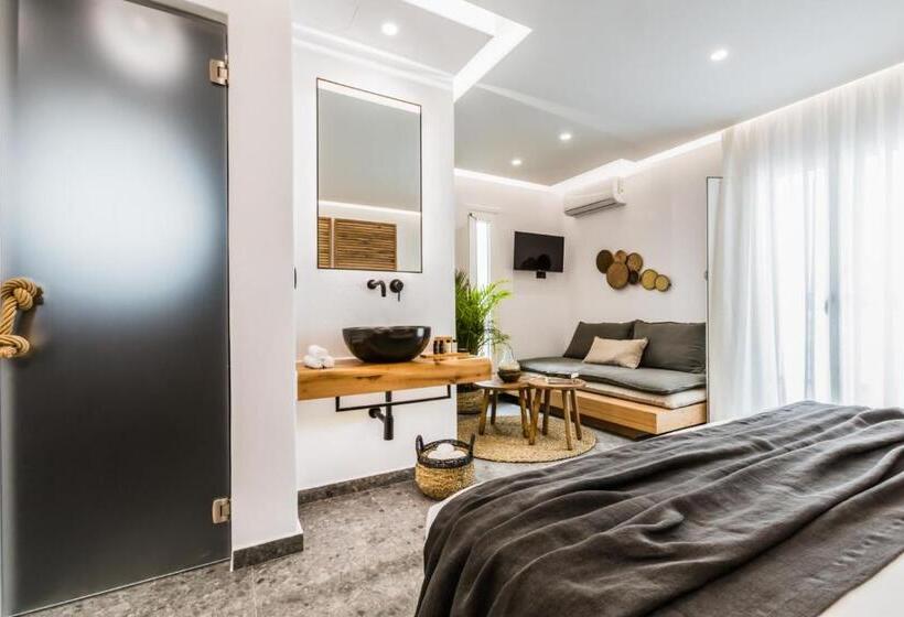 جناح جونيور, Naxian Secret