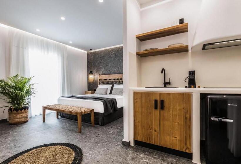 جناح مزود بجاكوزى, Naxian Secret