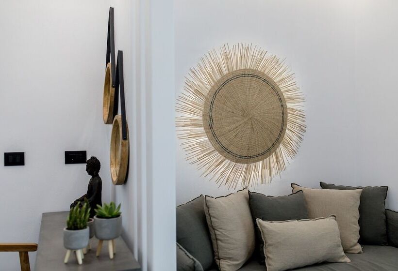 جناح سوبيريور, Naxian Secret