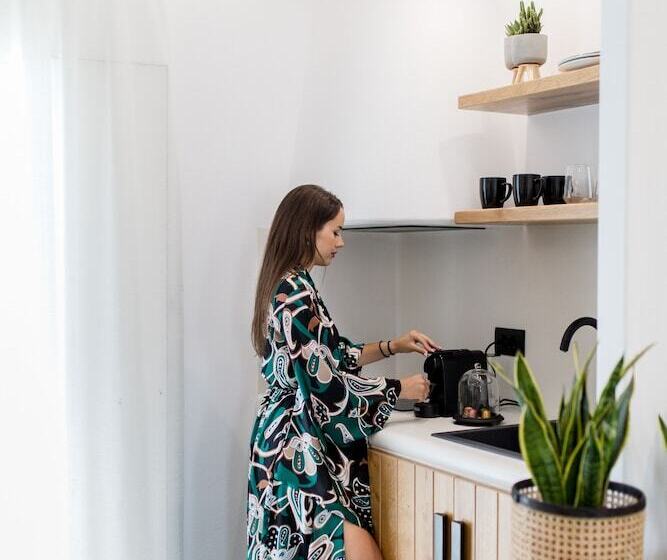 جناح سوبيريور, Naxian Secret