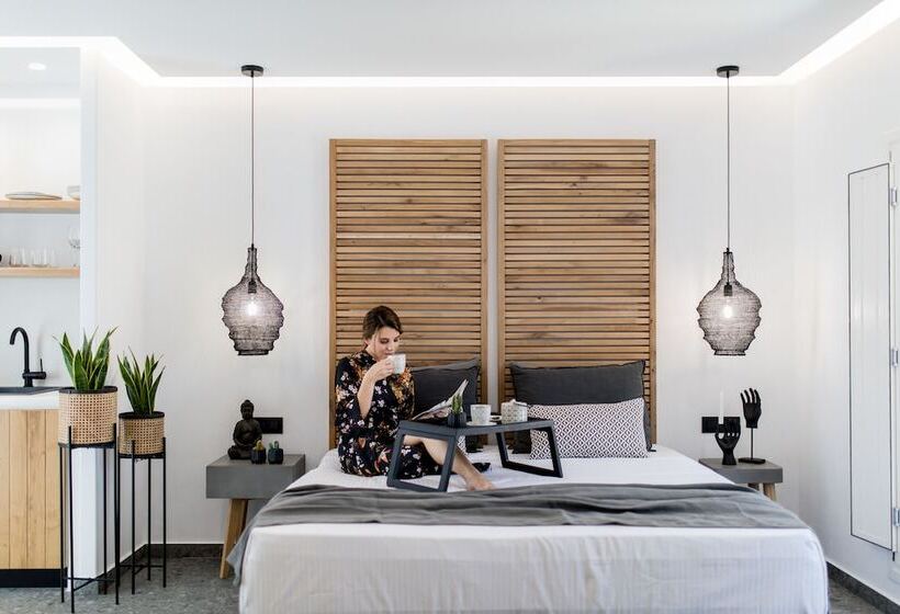 جناح سوبيريور, Naxian Secret