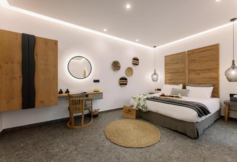 جناح جونيور, Naxian Secret