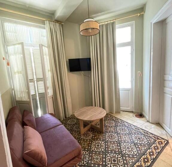 Apartamento 1 Dormitório com Sacada, Athensvintage