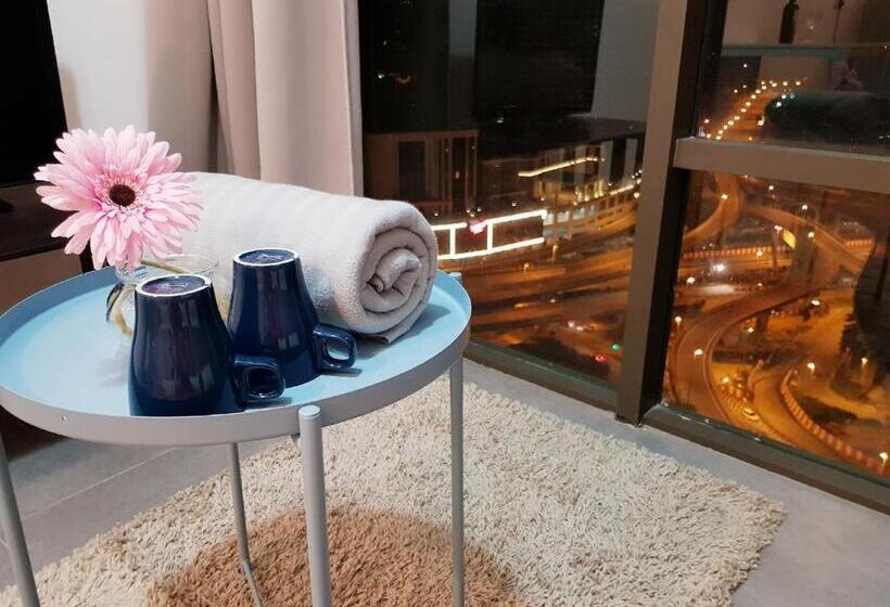 デラックススタジオ, Tenzou @ Empire Damansara