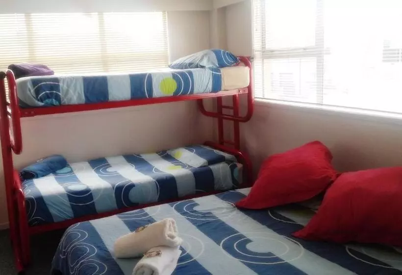 Family Room, Backpackers Central Hamilton