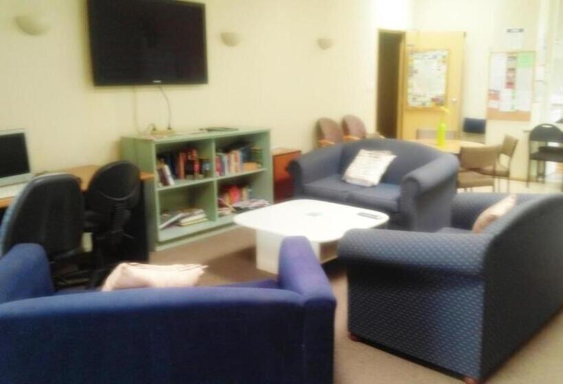 Quarto Estandar Banheiro Compartilhado, Backpackers Central Hamilton