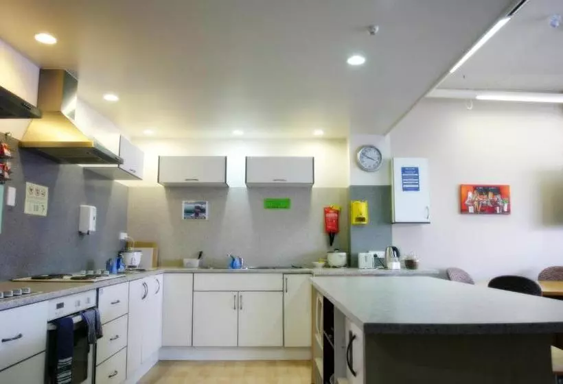 Habitació Quàdruple Estàndard, Backpackers Central Hamilton