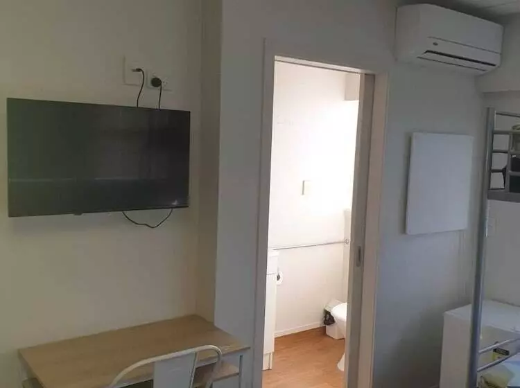 Habitació Quàdruple Estàndard, Backpackers Central Hamilton