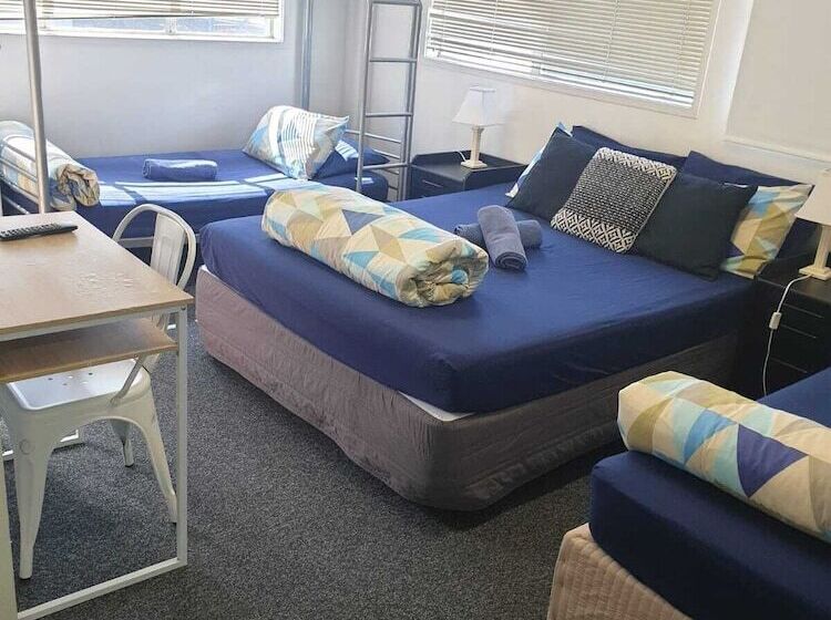 Quarto Quádruplo Estandar, Backpackers Central Hamilton