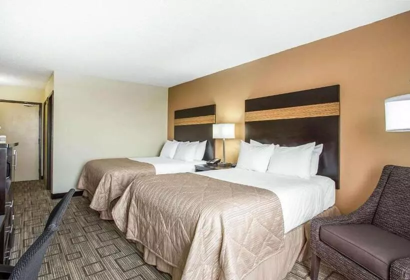 ２ダブルベッドのスタンダードルーム, Clarion Hotel Fort Mill Near Amusement Park