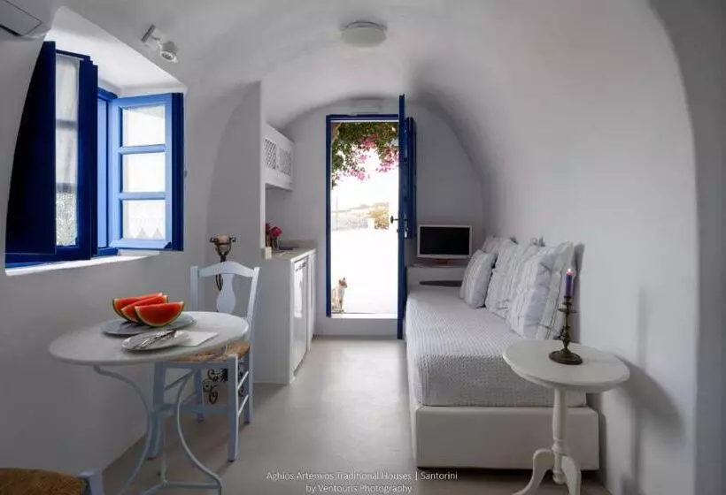 استودیوی استاندارد, Aghios Artemios Traditional Houses