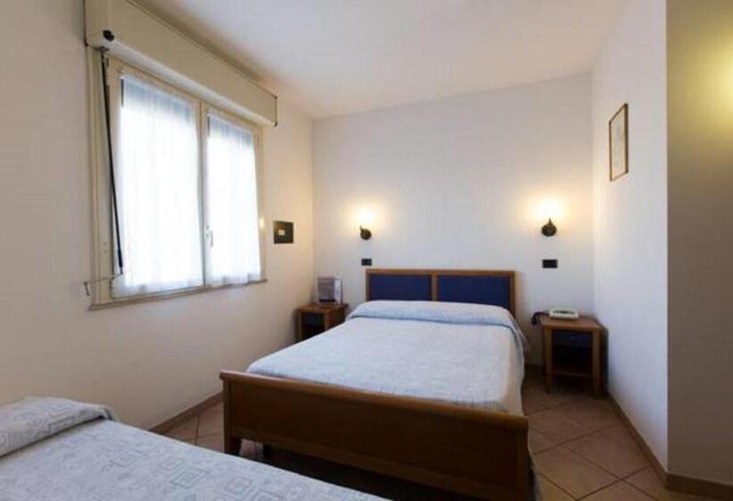Pokój Standard Trzyosobowy, Albergo Cenni