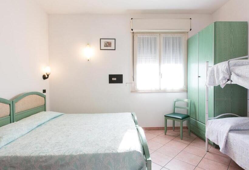 اتاق استاندارد چهار تخته, Albergo Cenni