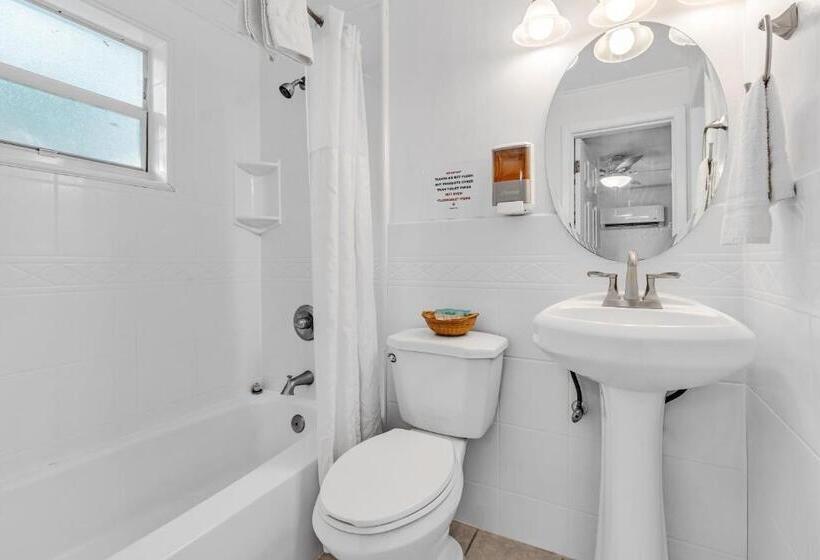 إستوديو قياسى, Blackfin Resort And Marina