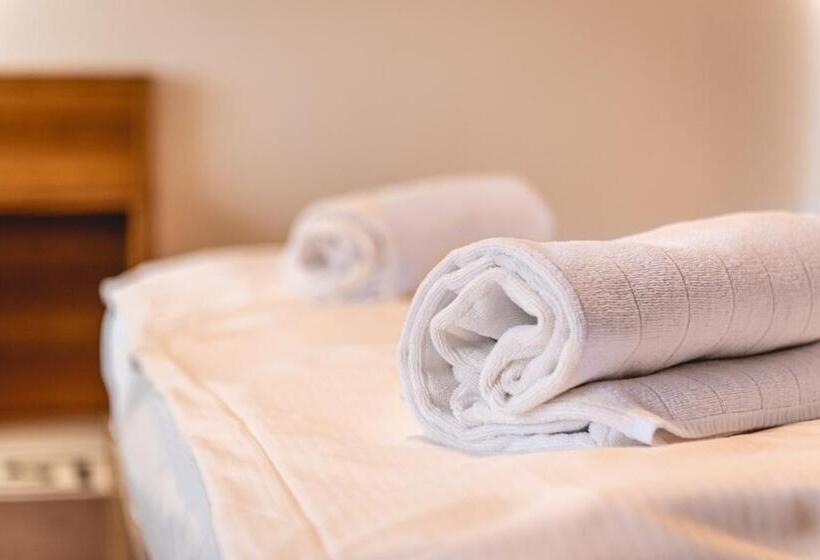 اتاق استاندارد, Casino & Hotel Admiral Kozina