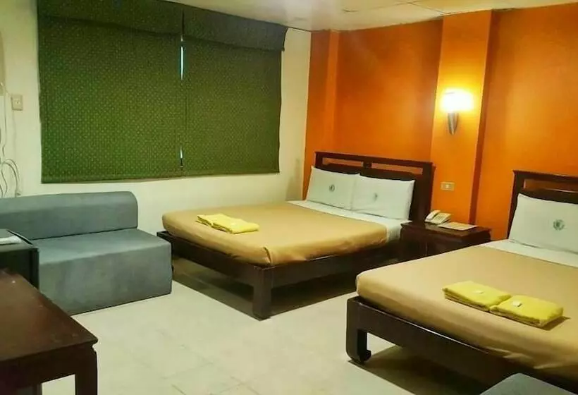 スイート, City Corporate Inn