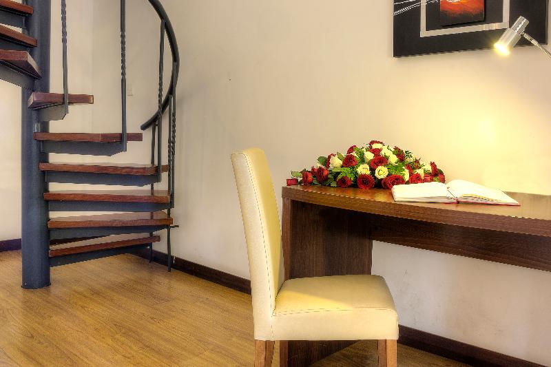 سوییت, City Corporate Inn