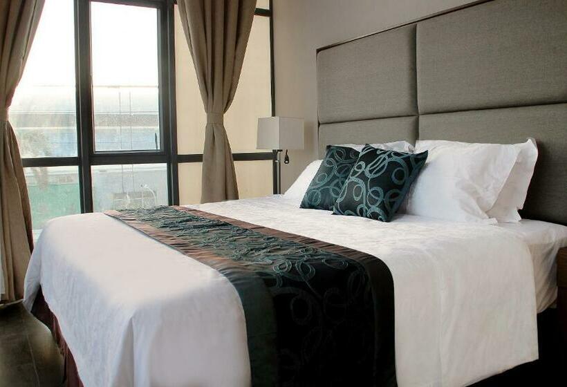 سوییت, Golden Phoenix Hotel   Manila