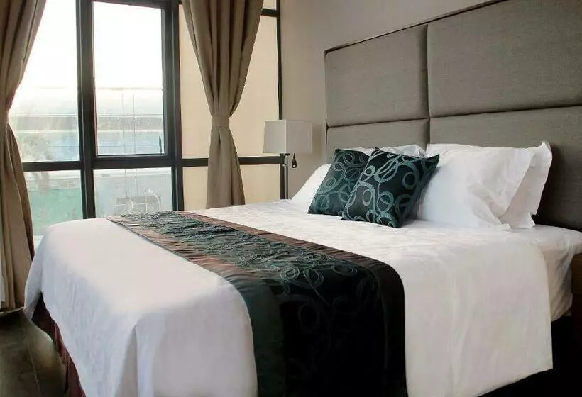 スイート, Golden Phoenix Hotel   Manila
