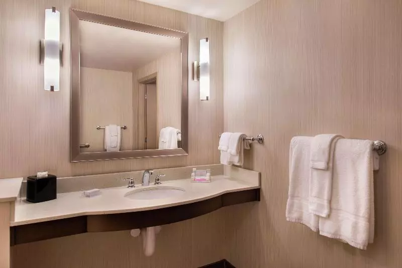 キングサイズベッドのスタンダードルーム, Hilton Garden Inn Bristol