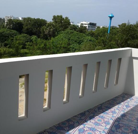 经济型三人房间, Karon Sea Side