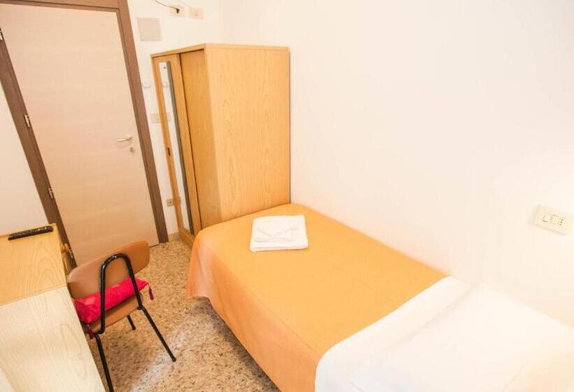 スタンダードシングルルーム, Massimo