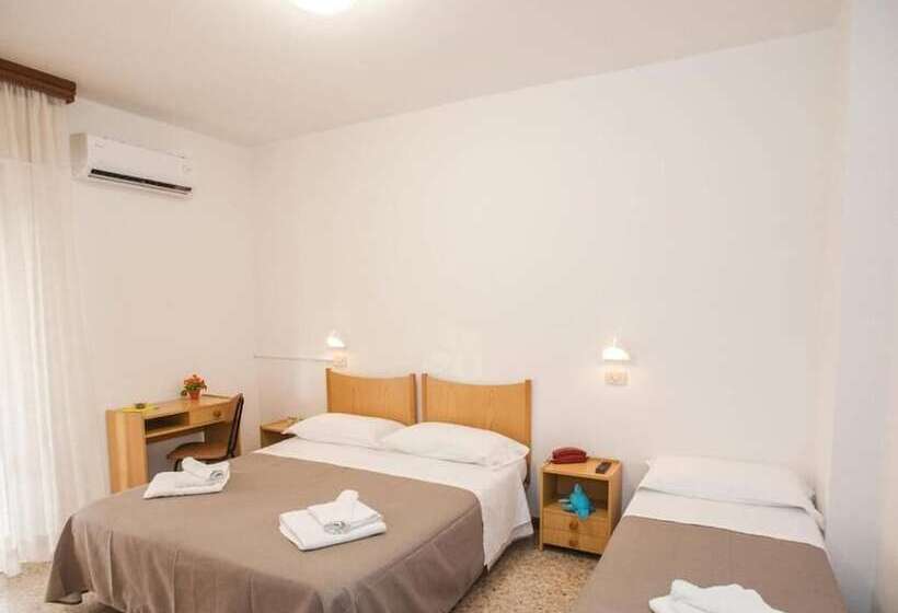 スタンダードトリプルルーム, Massimo