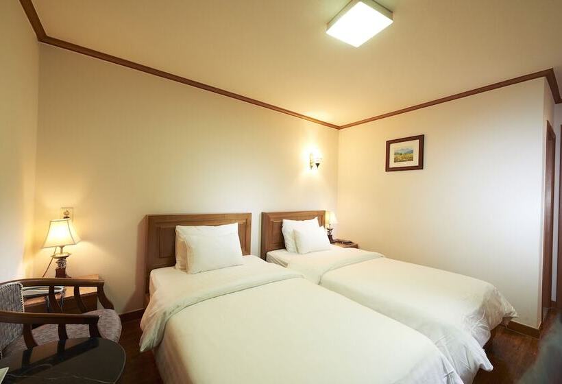 اتاق استاندارد, Noble