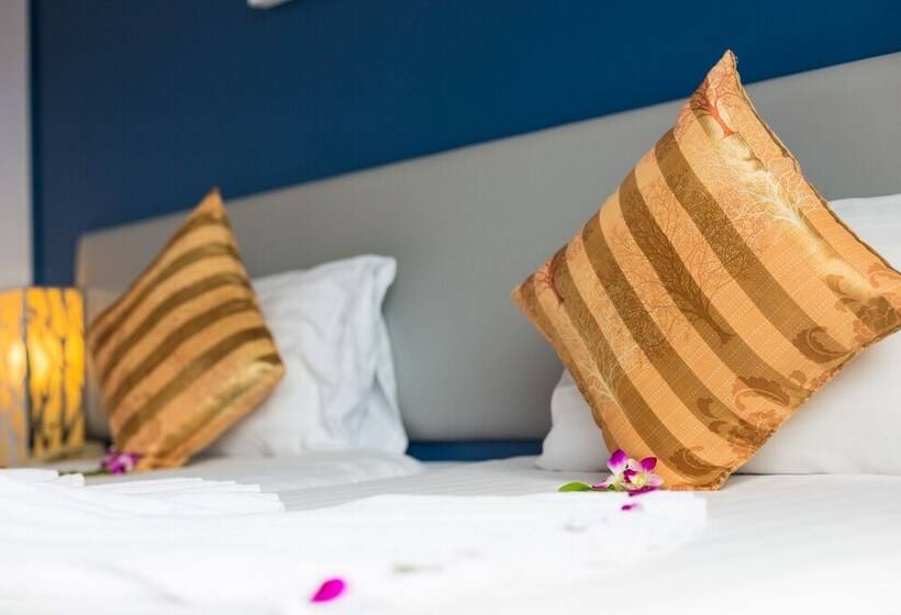 스탠다드 도시전망 룸, On Hotel Phuket   Sha