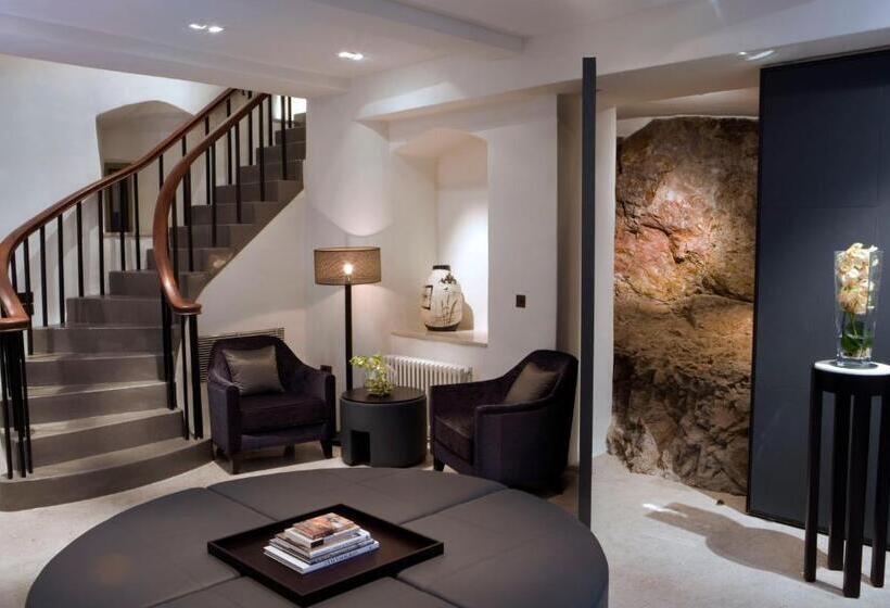 带大床的标准间, Roch Castle