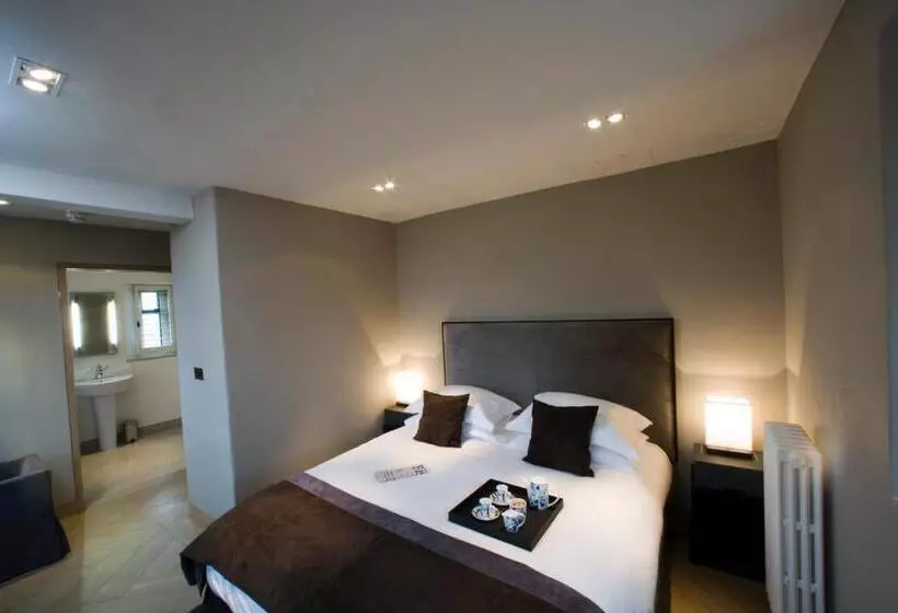 Deluxe-huone, Roch Castle