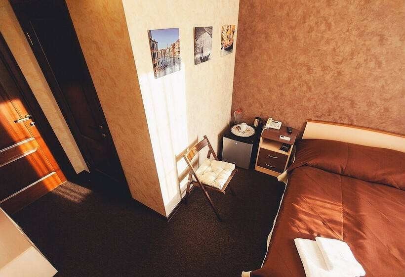 اتاق سوپریور, Shale On Komsomolskiy