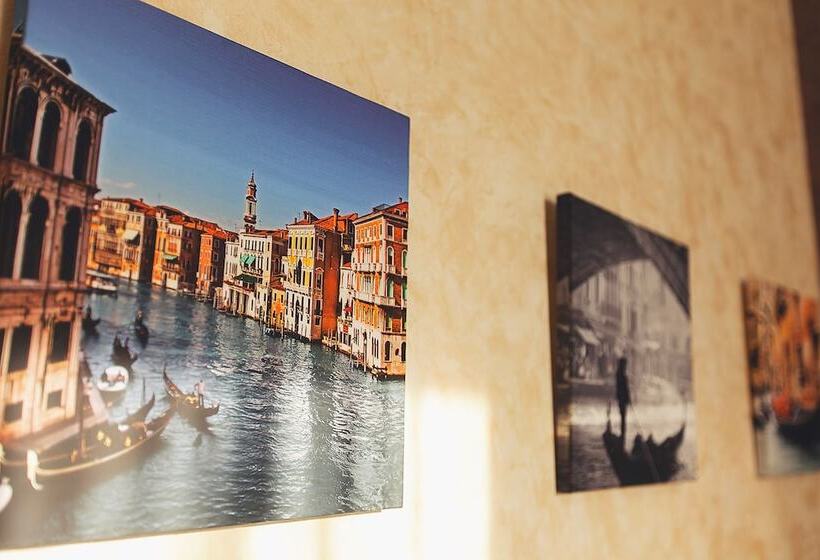 اتاق اکونومی با حمام مشترک, Shale On Komsomolskiy