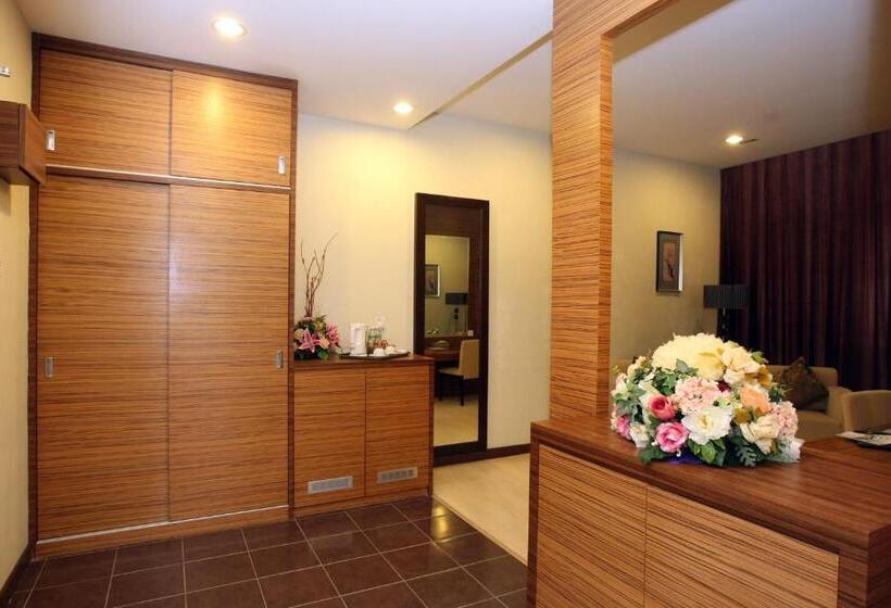 جناح, Uptown Imperial