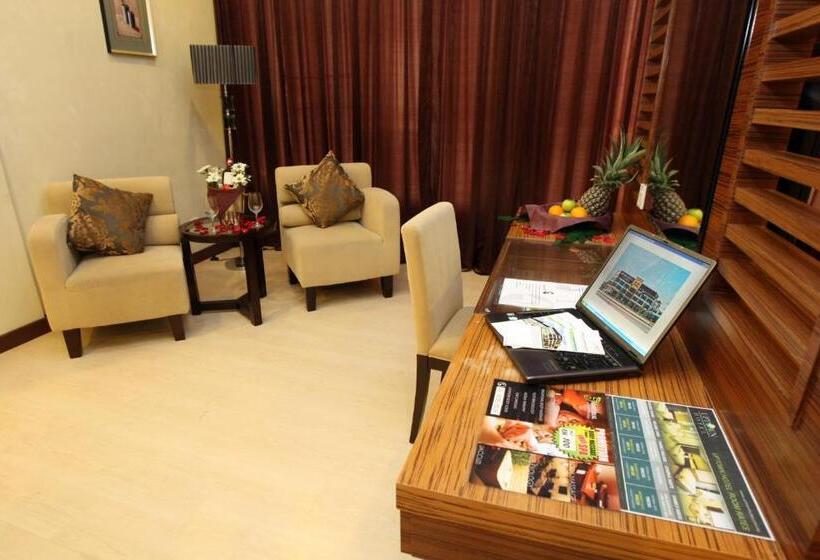 جناح, Uptown Imperial