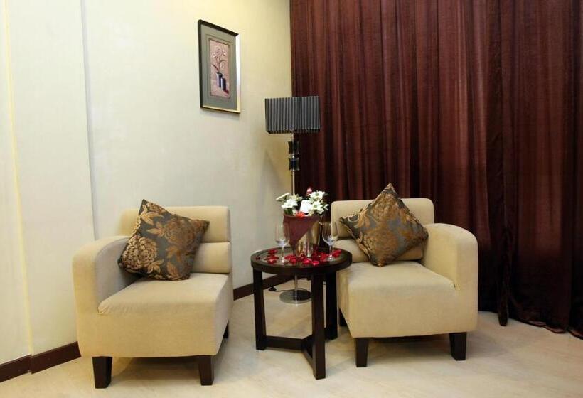 جناح, Uptown Imperial